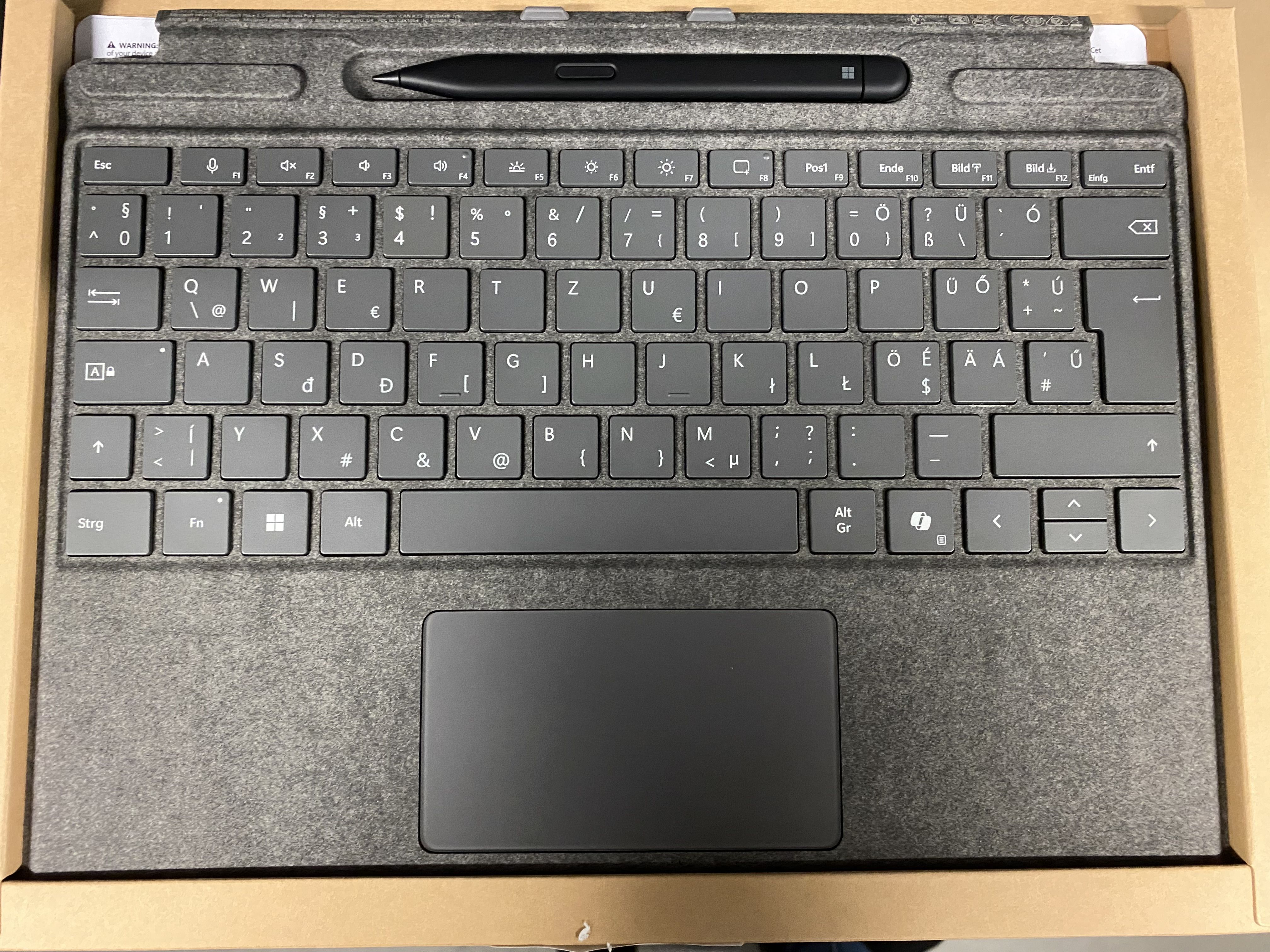Microsoft Surface Pro 10/9/8 + Slim Pen 2 13" tablet billentyűzet-tok + toll szürke DE