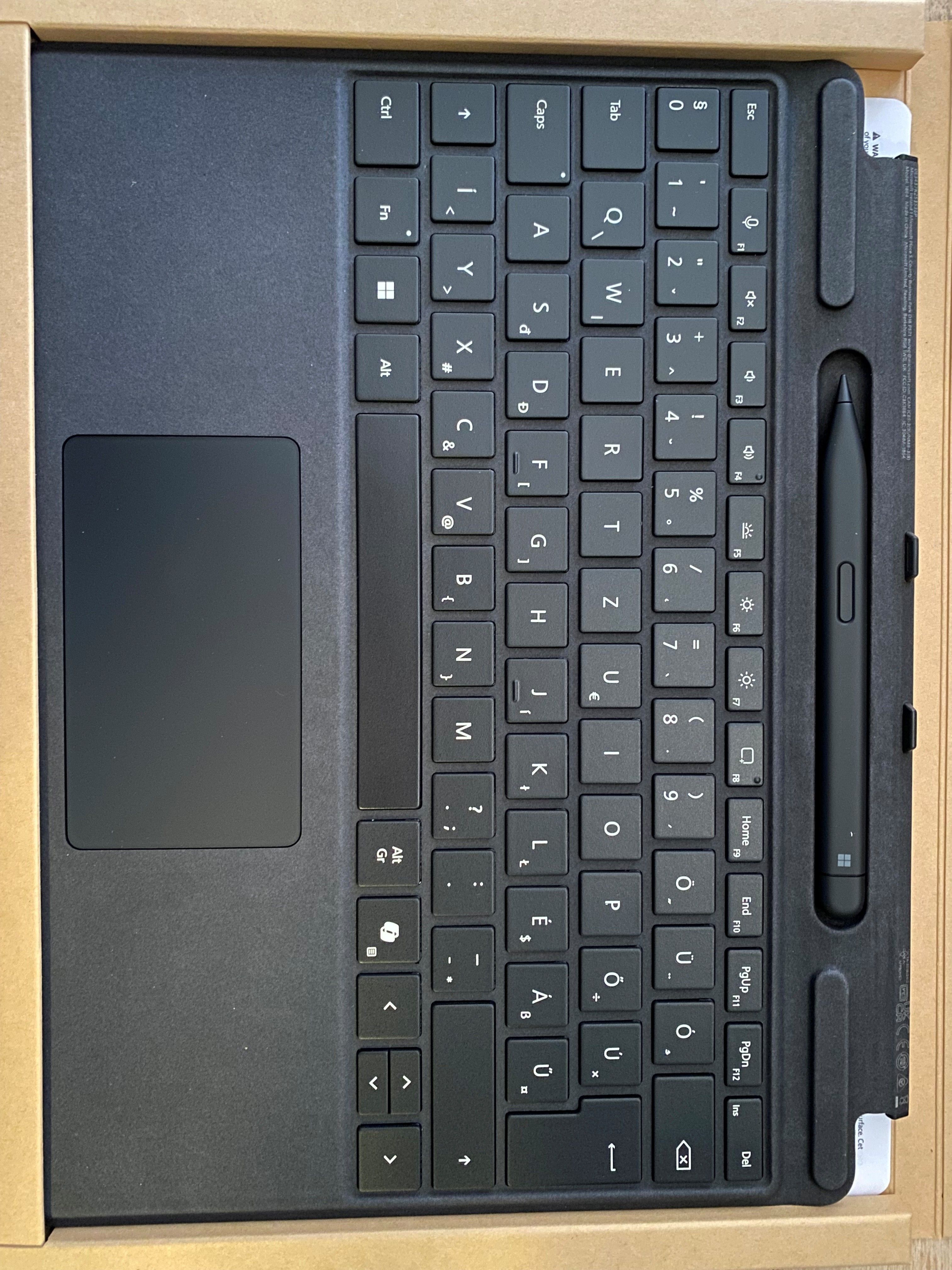 Surface Pro Sign. Keyboard + Slim Pen 2 Magyar ékezetekkel Black