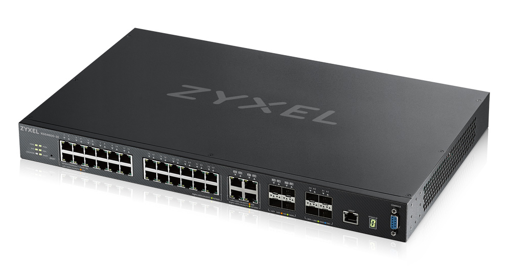 ZYXEL Switch 24x1000Mbps + 4xGigabit kombó + 4xGigabit SFP+, Fémházas Menedzselhető Rackes, XGS4600-32-ZZ0102F